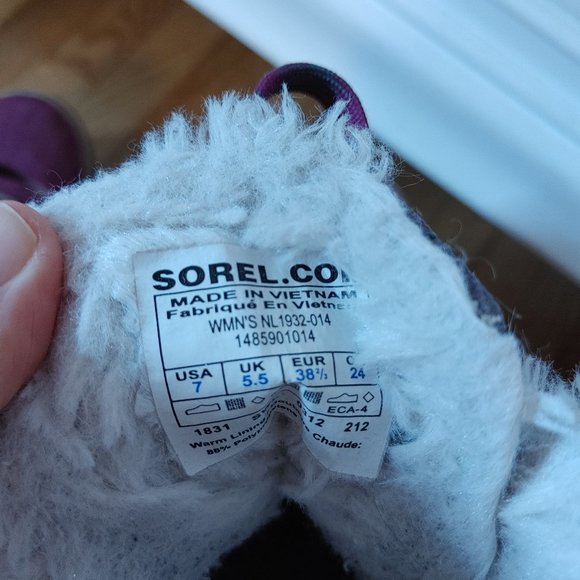 Size 7 Women's Sorel Boots - Picture 4 of 5